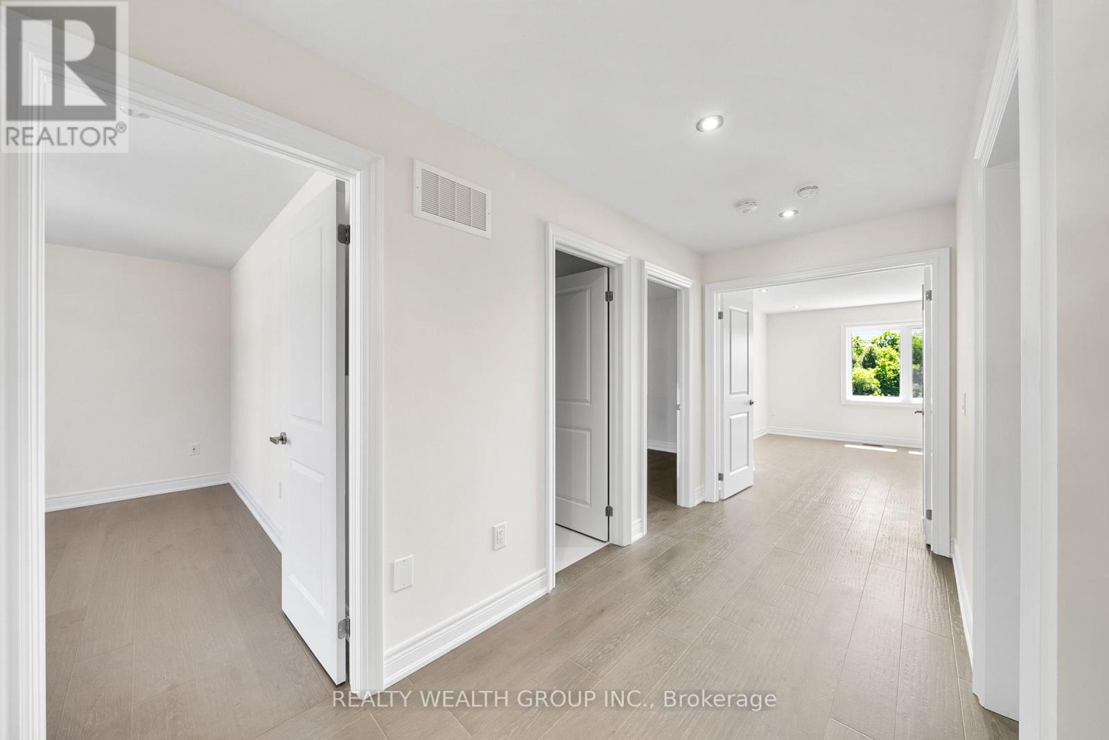 261 Seaview Heights, East Gwillimbury, Ontario  L9N 0Z1 - Photo 23 - N12777198