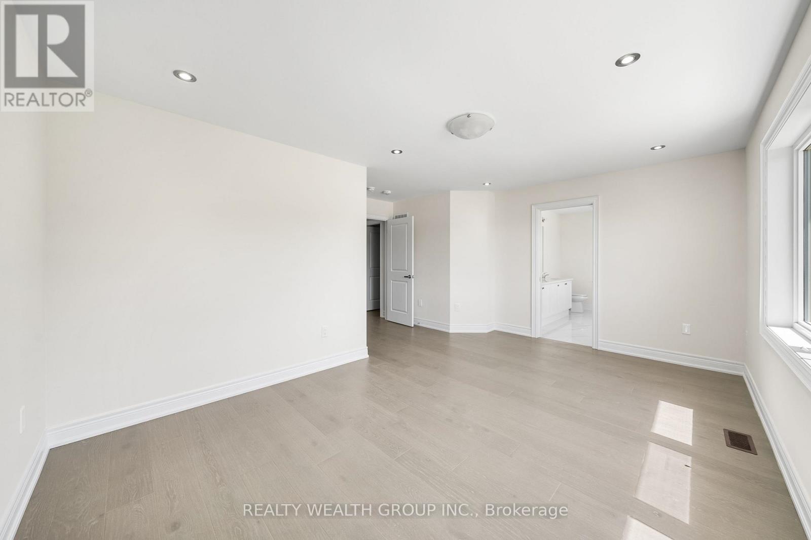 261 Seaview Heights, East Gwillimbury, Ontario  L9N 0Z1 - Photo 34 - N12777198