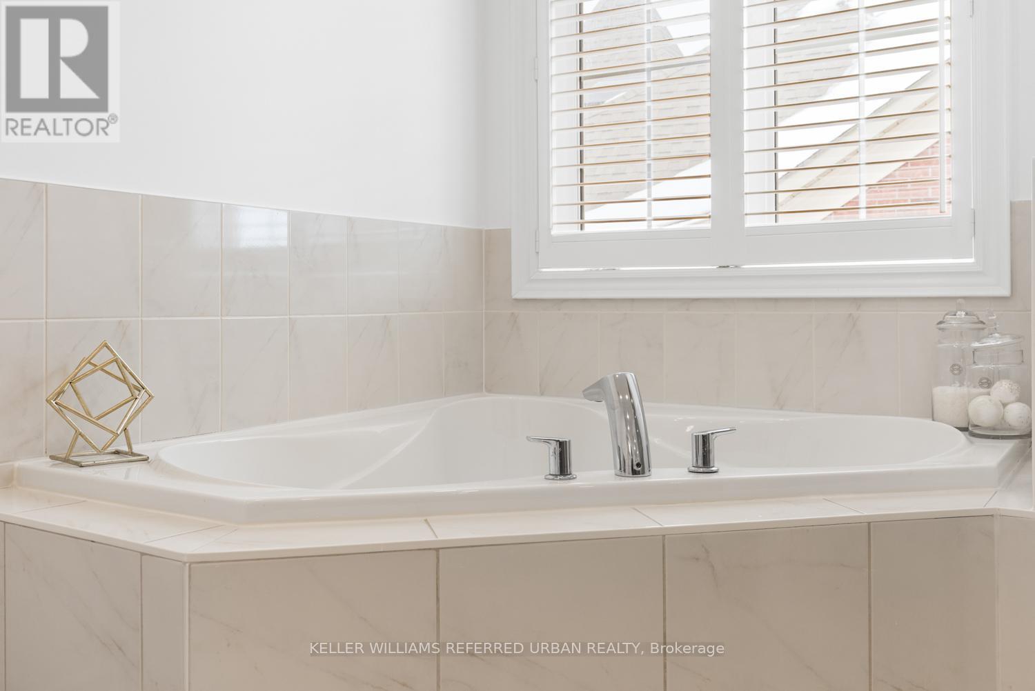 17 Bighorn Trail, King, Ontario  L7B 0A5 - Photo 23 - N12777210