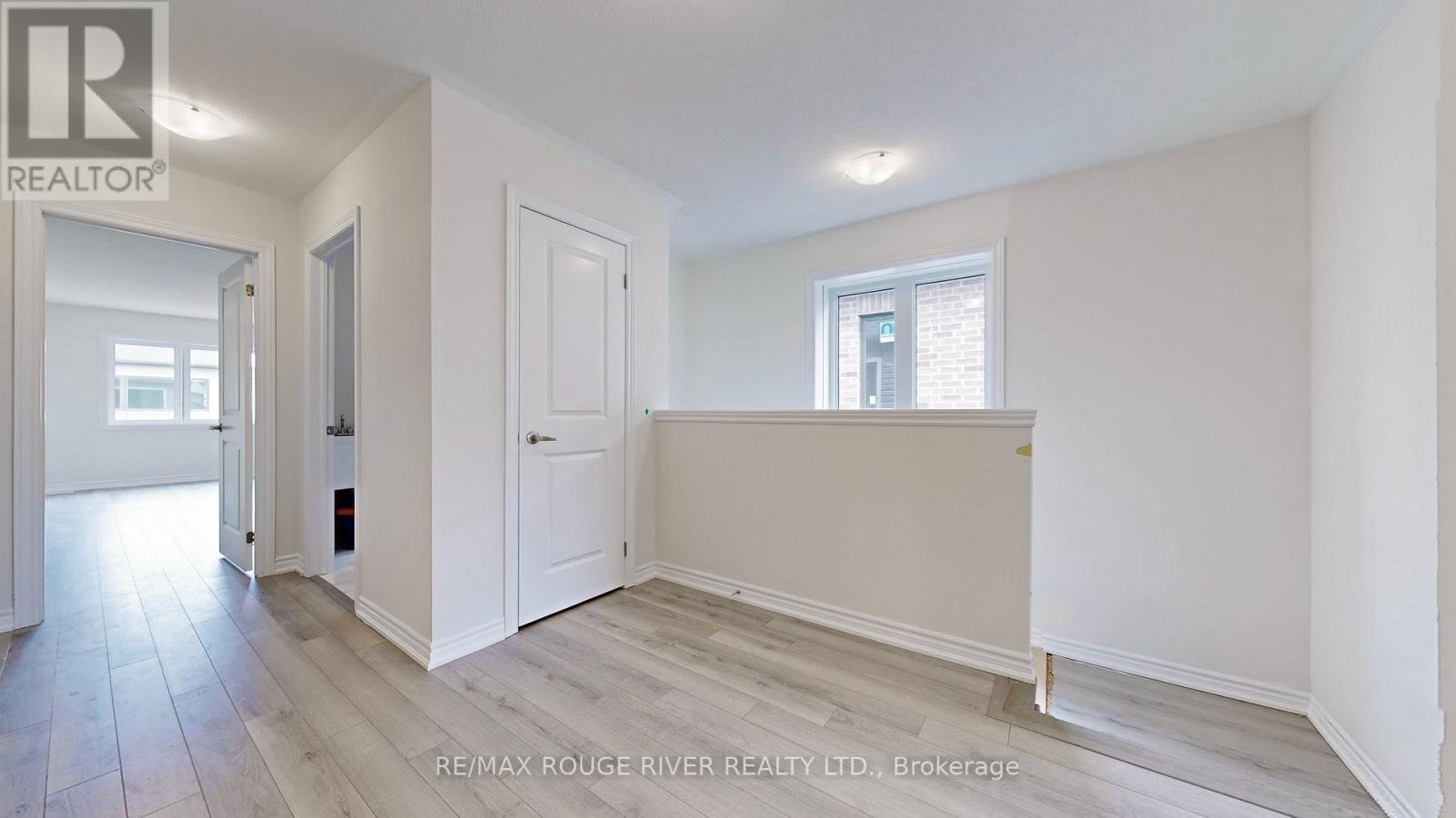 15 Prudhoe Terrace, Barrie, Ontario  L9J 0W2 - Photo 14 - S12777032