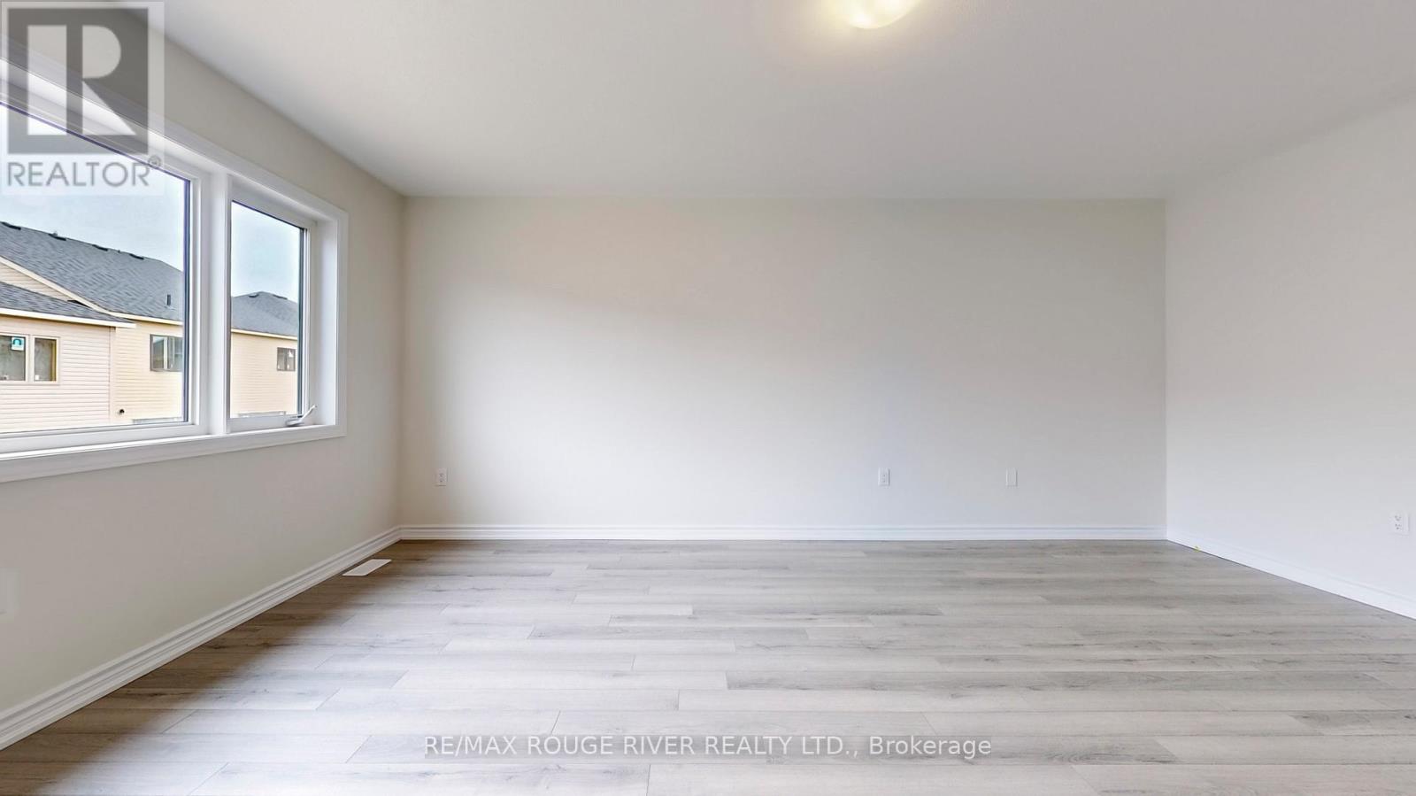 15 Prudhoe Terrace, Barrie, Ontario  L9J 0W2 - Photo 17 - S12777032