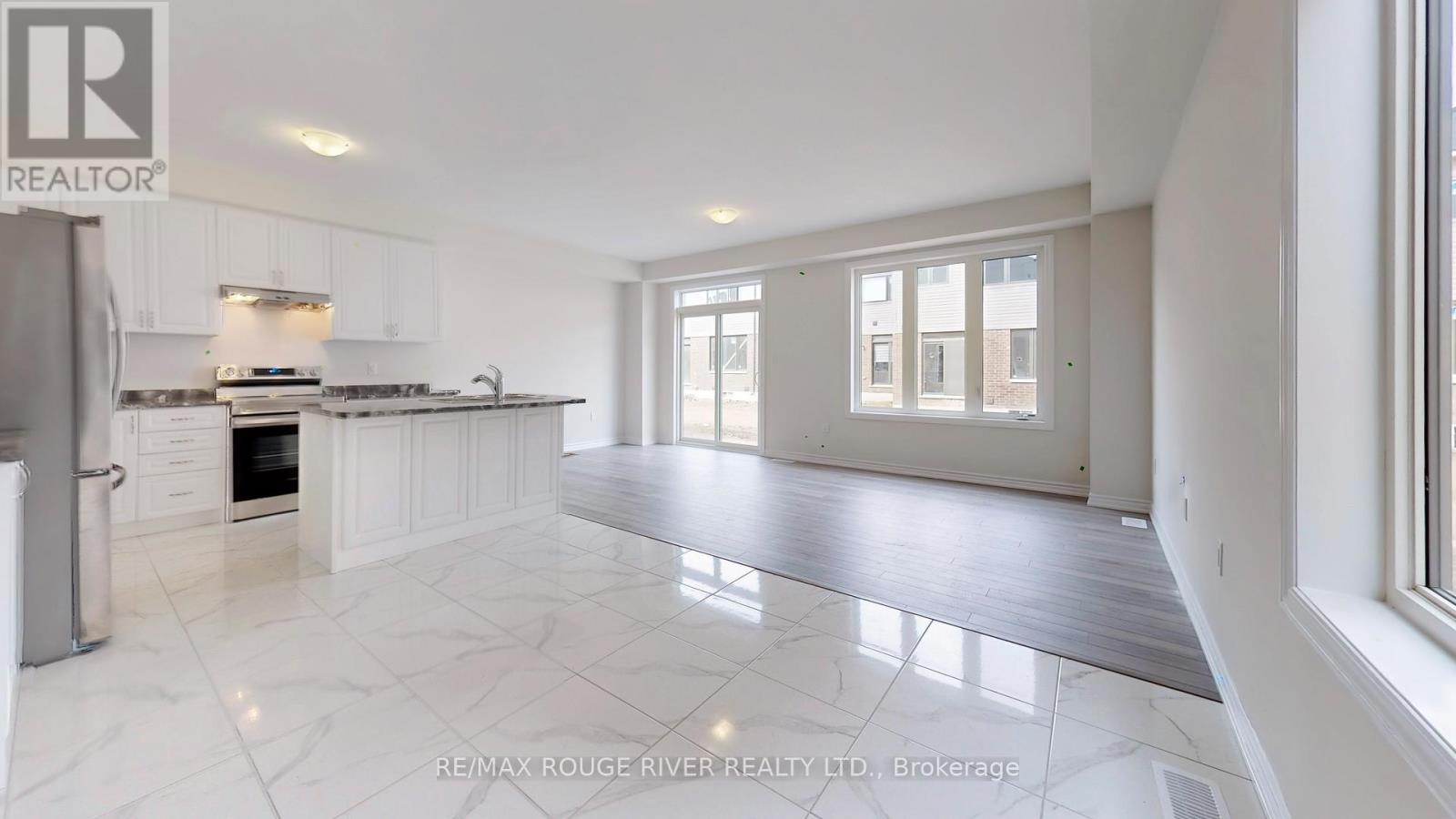 15 Prudhoe Terrace, Barrie, Ontario  L9J 0W2 - Photo 2 - S12777032