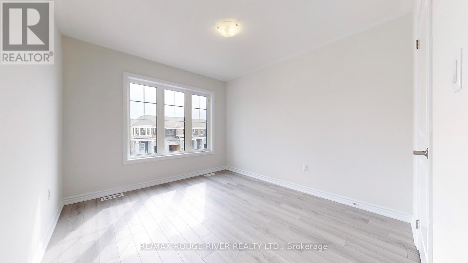 15 Prudhoe Terrace, Barrie, Ontario  L9J 0W2 - Photo 22 - S12777032