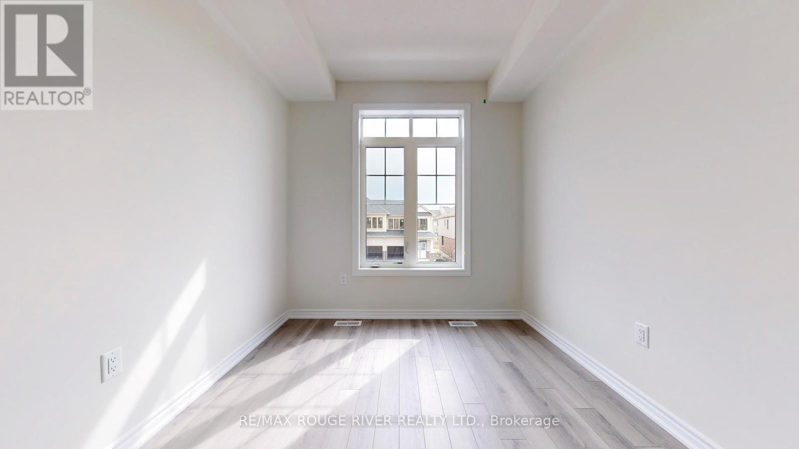 15 Prudhoe Terrace, Barrie, Ontario  L9J 0W2 - Photo 25 - S12777032