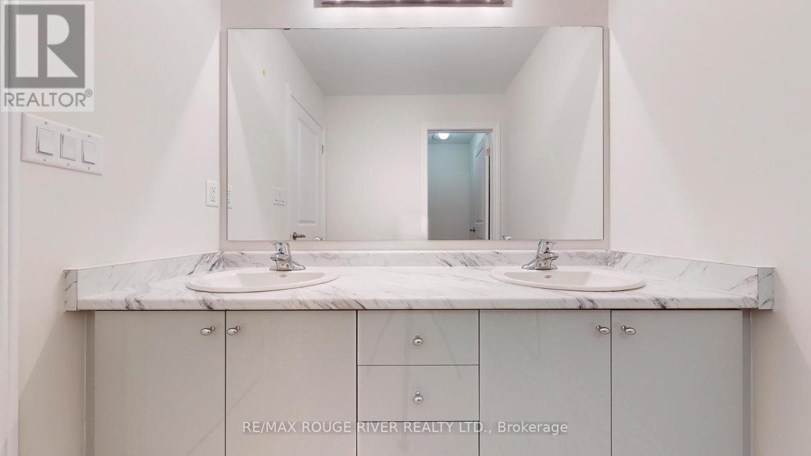 15 Prudhoe Terrace, Barrie, Ontario  L9J 0W2 - Photo 27 - S12777032