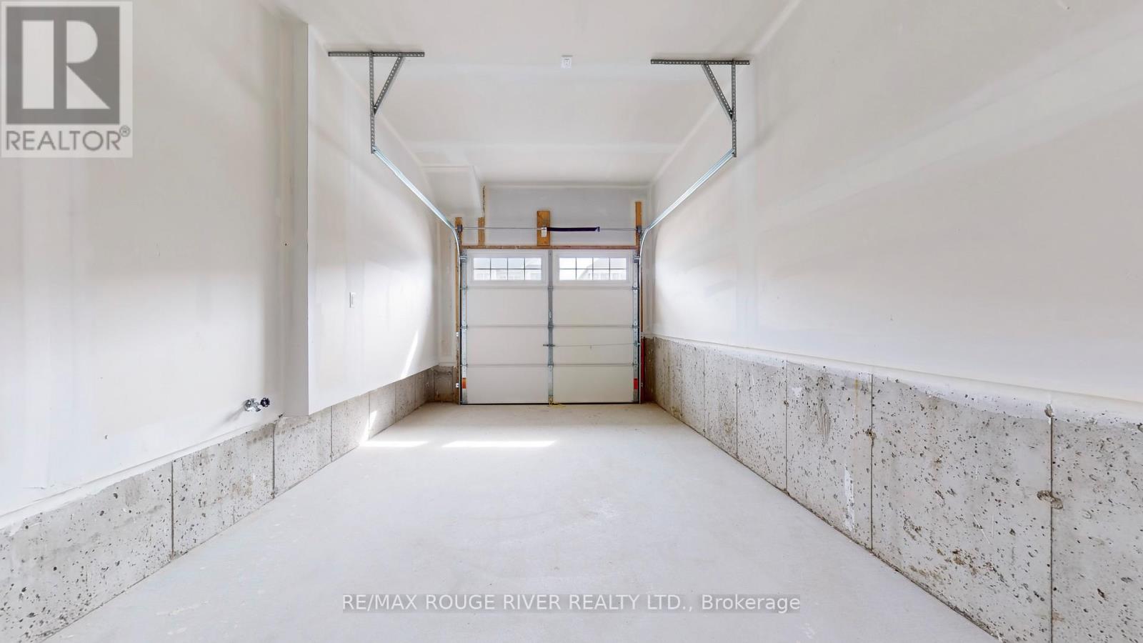 15 Prudhoe Terrace, Barrie, Ontario  L9J 0W2 - Photo 32 - S12777032