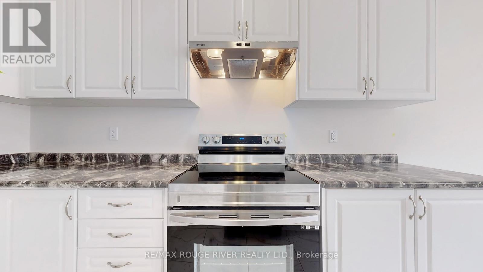 15 Prudhoe Terrace, Barrie, Ontario  L9J 0W2 - Photo 7 - S12777032