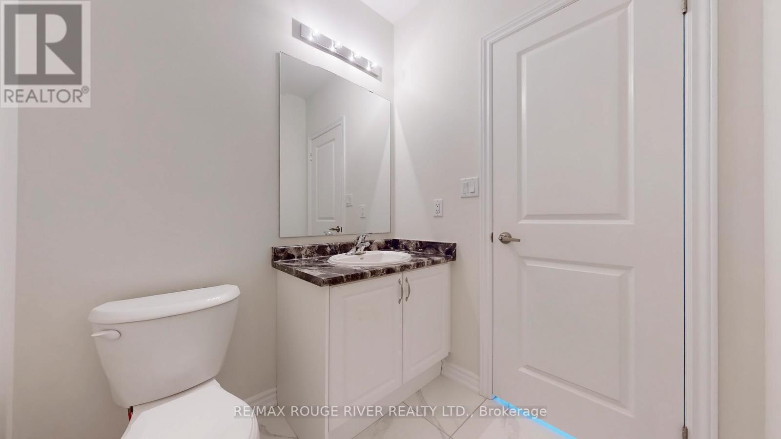 15 Prudhoe Terrace, Barrie, Ontario  L9J 0W2 - Photo 9 - S12777032