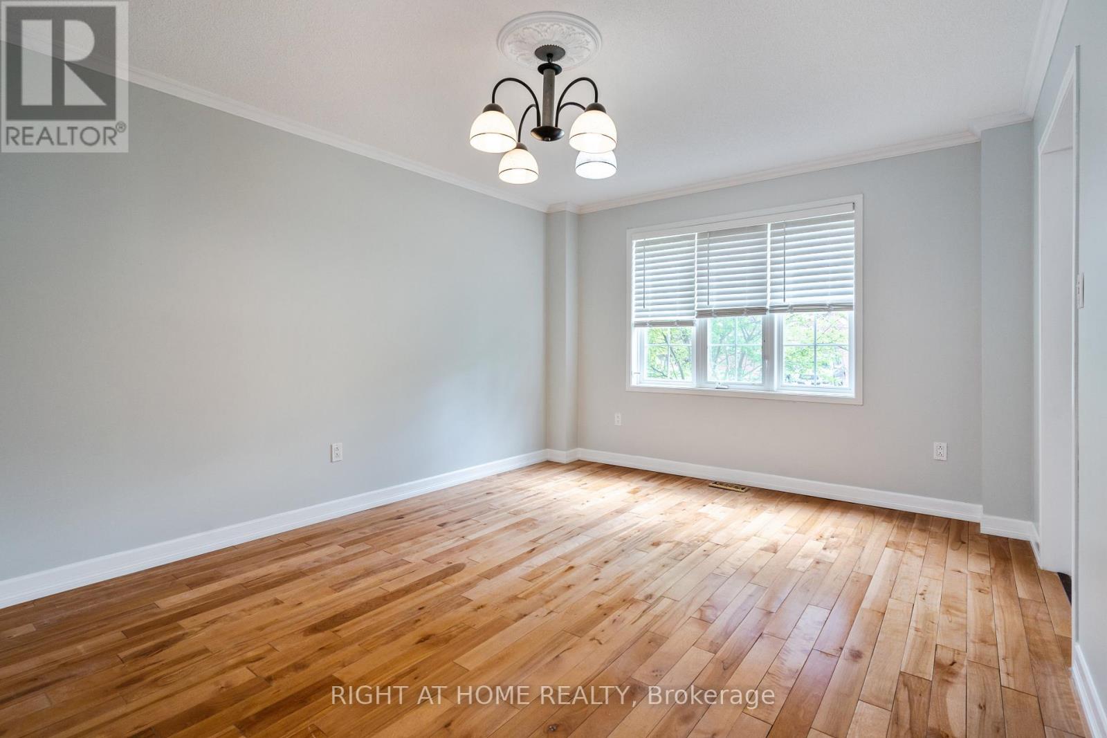 4 Prince Edward Place, Barrie (Innis-Shore), Ontario  L4M 7J5 - Photo 18 - S12777074