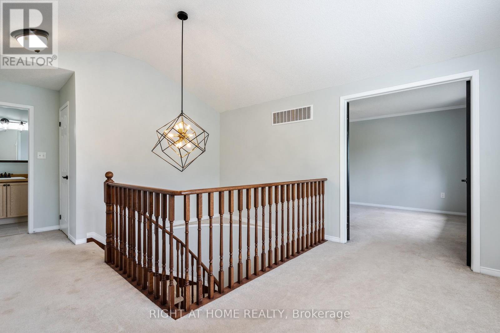 4 Prince Edward Place, Barrie (Innis-Shore), Ontario  L4M 7J5 - Photo 25 - S12777074