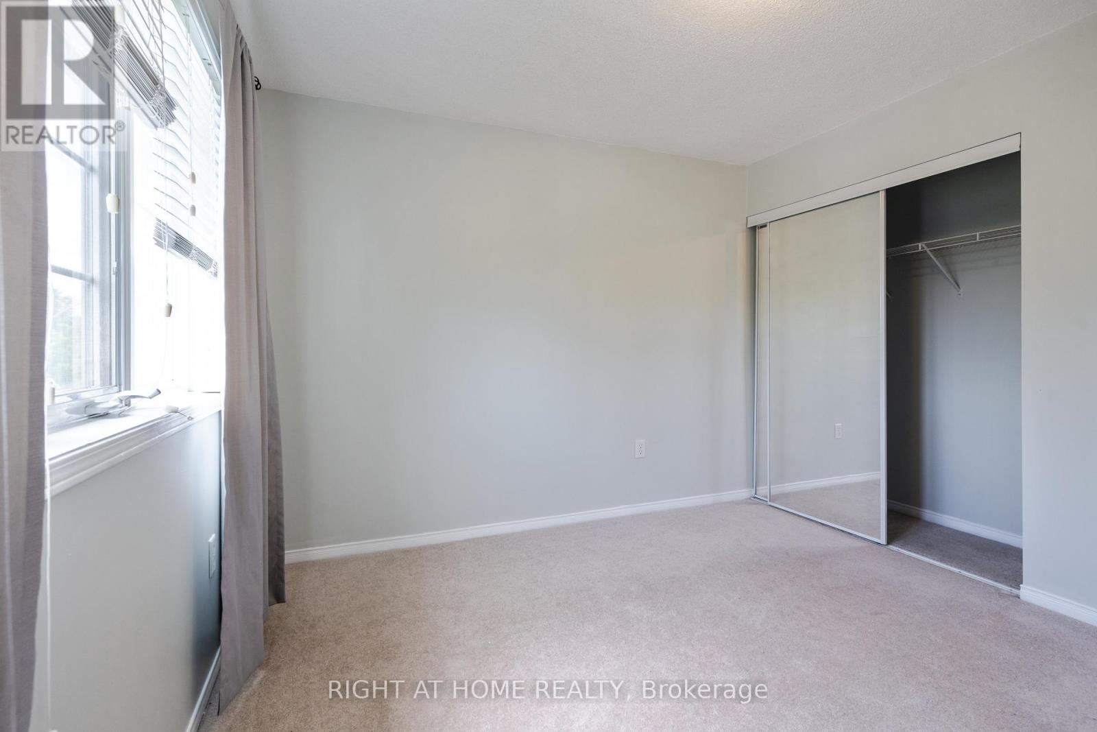 4 Prince Edward Place, Barrie (Innis-Shore), Ontario  L4M 7J5 - Photo 32 - S12777074