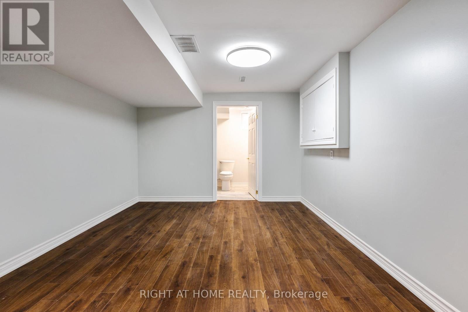 4 Prince Edward Place, Barrie (Innis-Shore), Ontario  L4M 7J5 - Photo 37 - S12777074