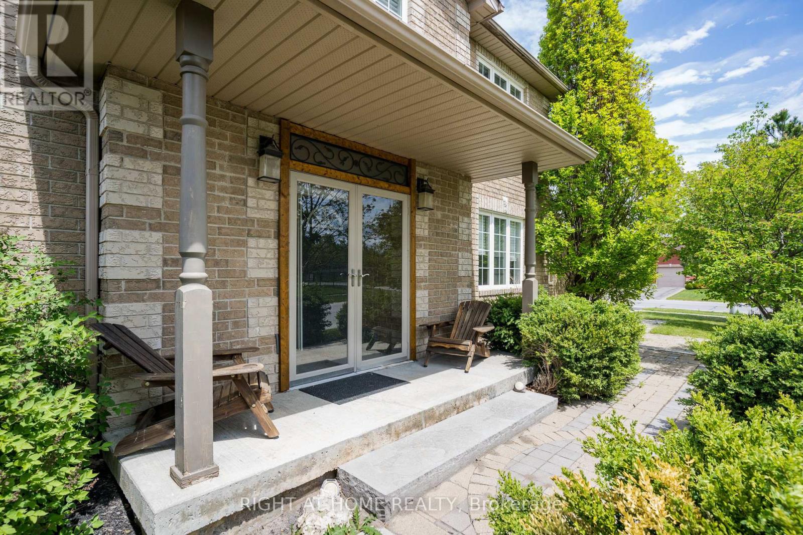 4 Prince Edward Place, Barrie (Innis-Shore), Ontario  L4M 7J5 - Photo 4 - S12777074