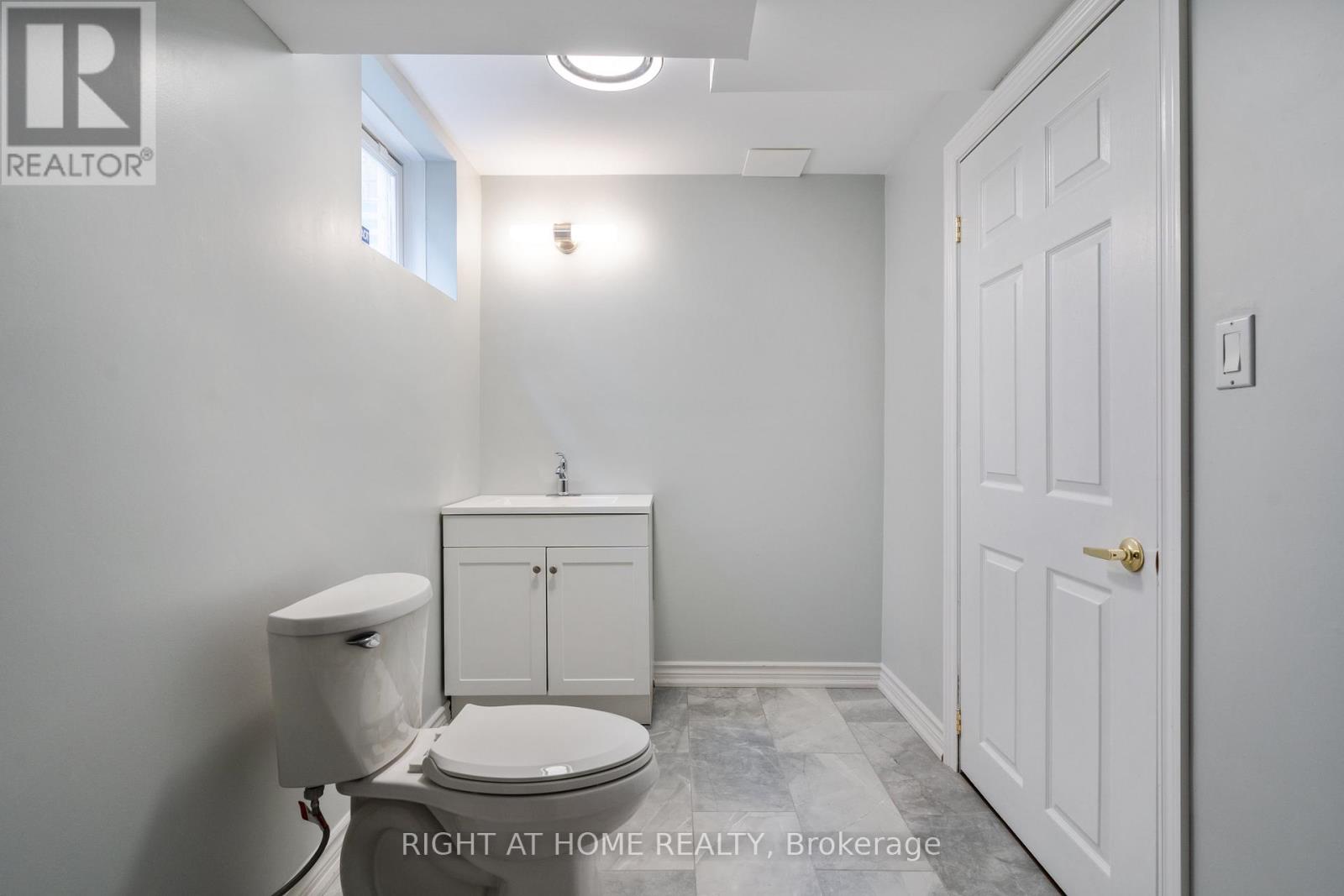 4 Prince Edward Place, Barrie (Innis-Shore), Ontario  L4M 7J5 - Photo 40 - S12777074