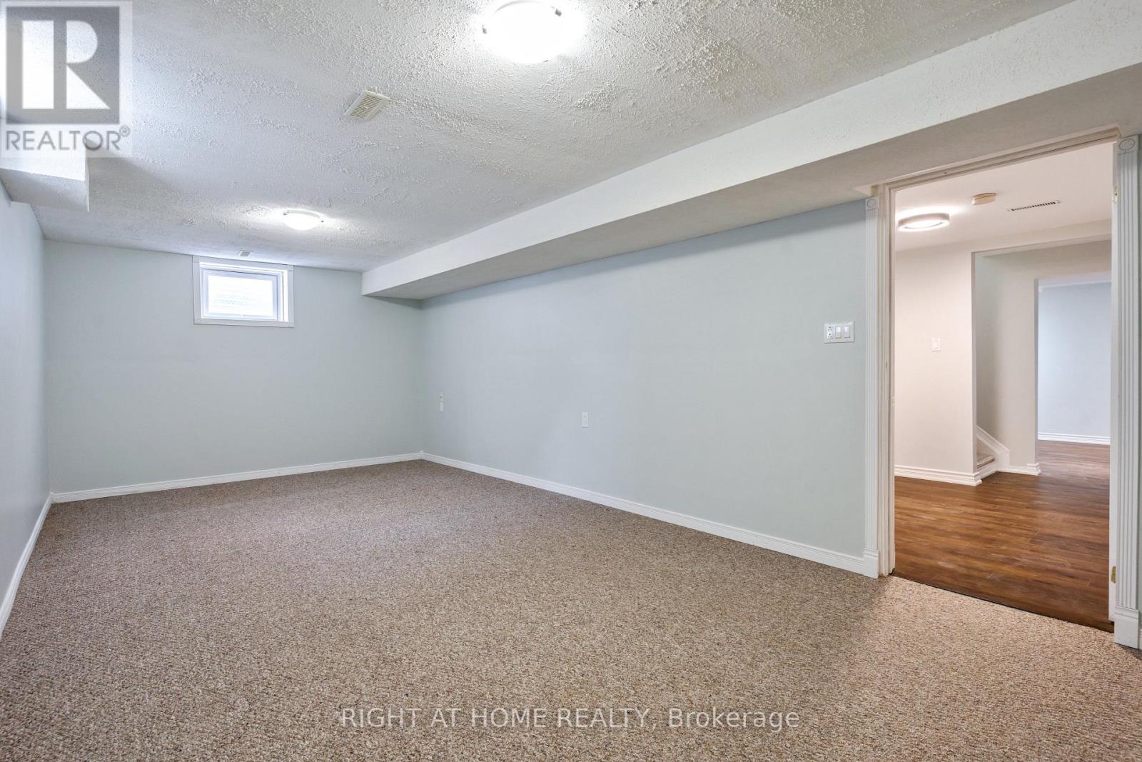 4 Prince Edward Place, Barrie (Innis-Shore), Ontario  L4M 7J5 - Photo 44 - S12777074