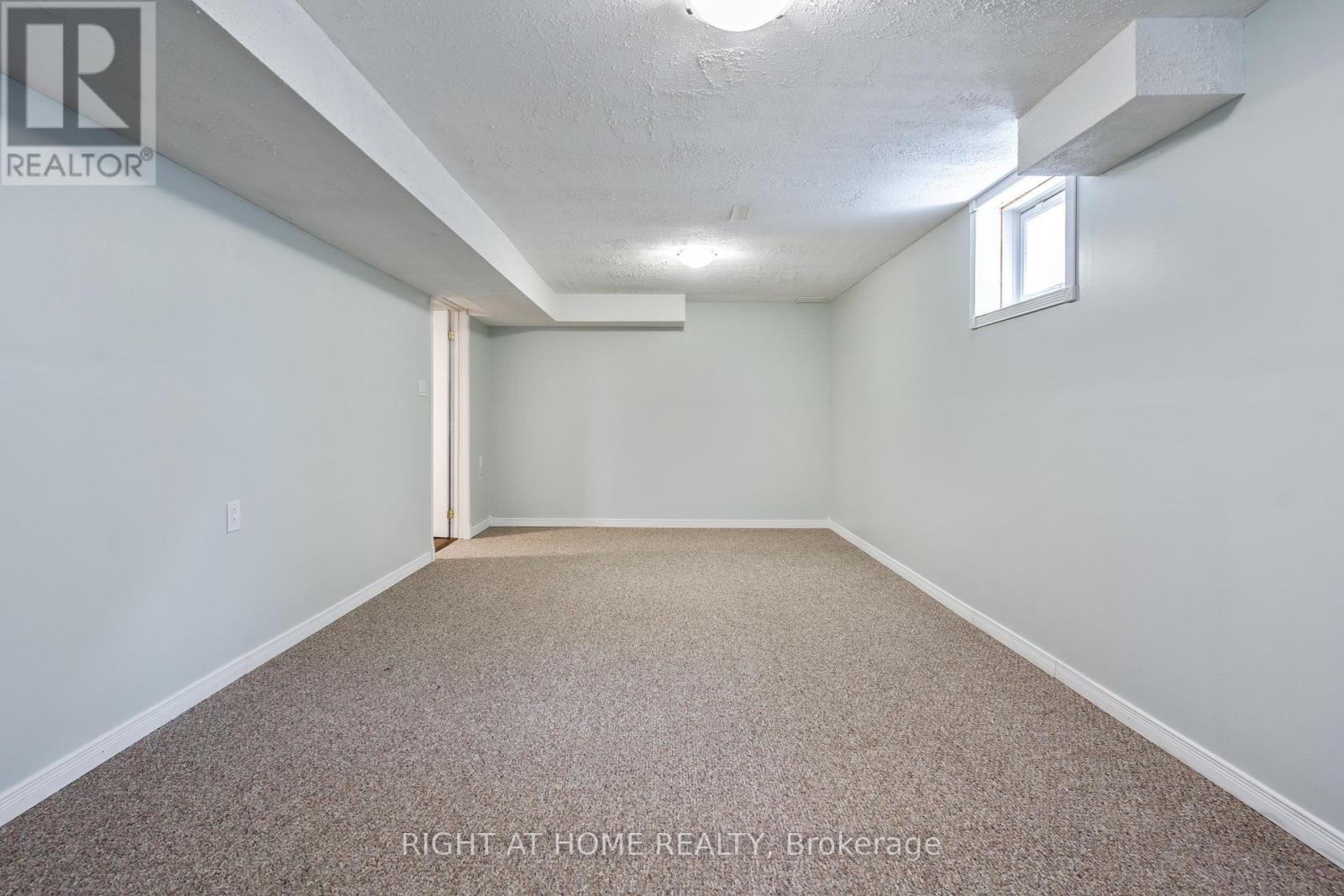 4 Prince Edward Place, Barrie (Innis-Shore), Ontario  L4M 7J5 - Photo 45 - S12777074