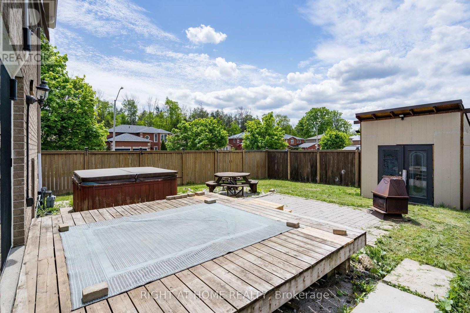 4 Prince Edward Place, Barrie (Innis-Shore), Ontario  L4M 7J5 - Photo 46 - S12777074