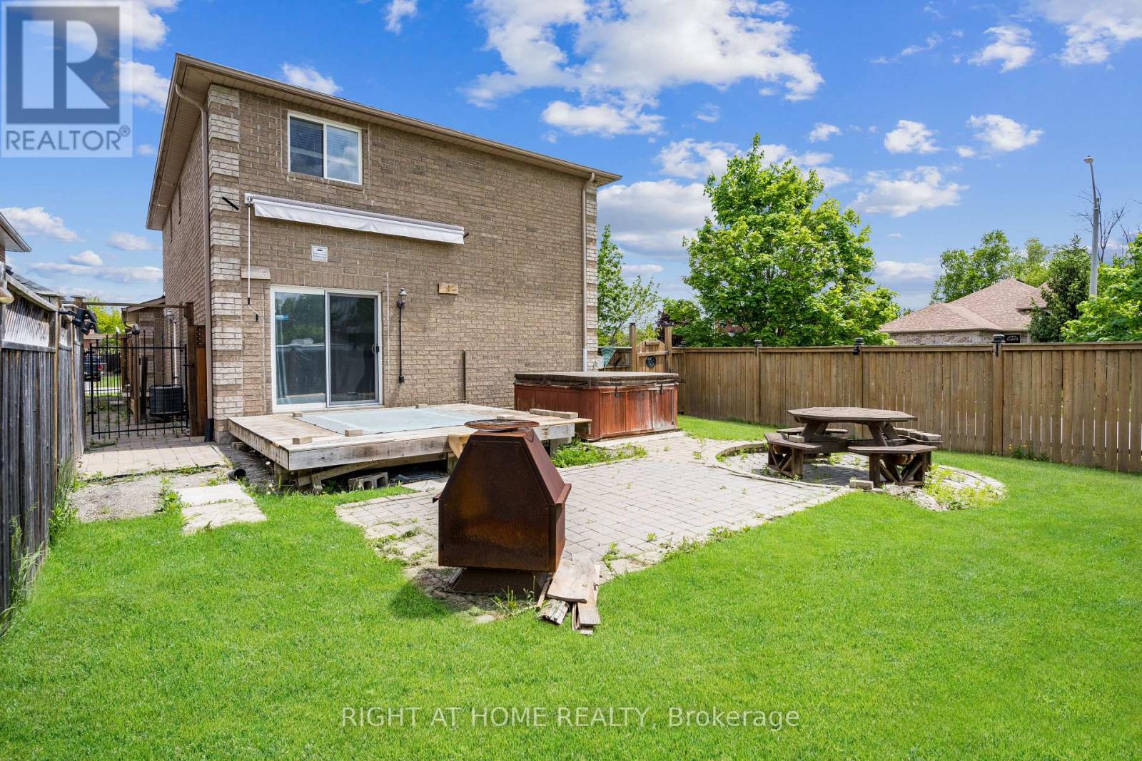 4 Prince Edward Place, Barrie (Innis-Shore), Ontario  L4M 7J5 - Photo 49 - S12777074