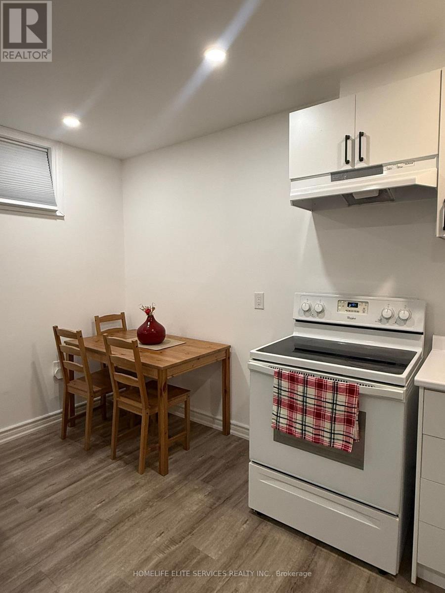 28 Delbert Drive, Toronto, Ontario  M1P 1X2 - Photo 3 - E12770106