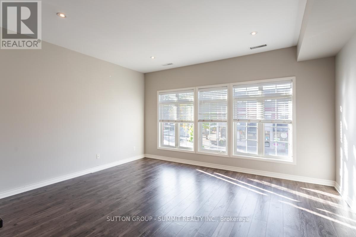 90 Lakeshore Road W, Oakville, Ontario  L6K 1E1 - Photo 10 - W12777012