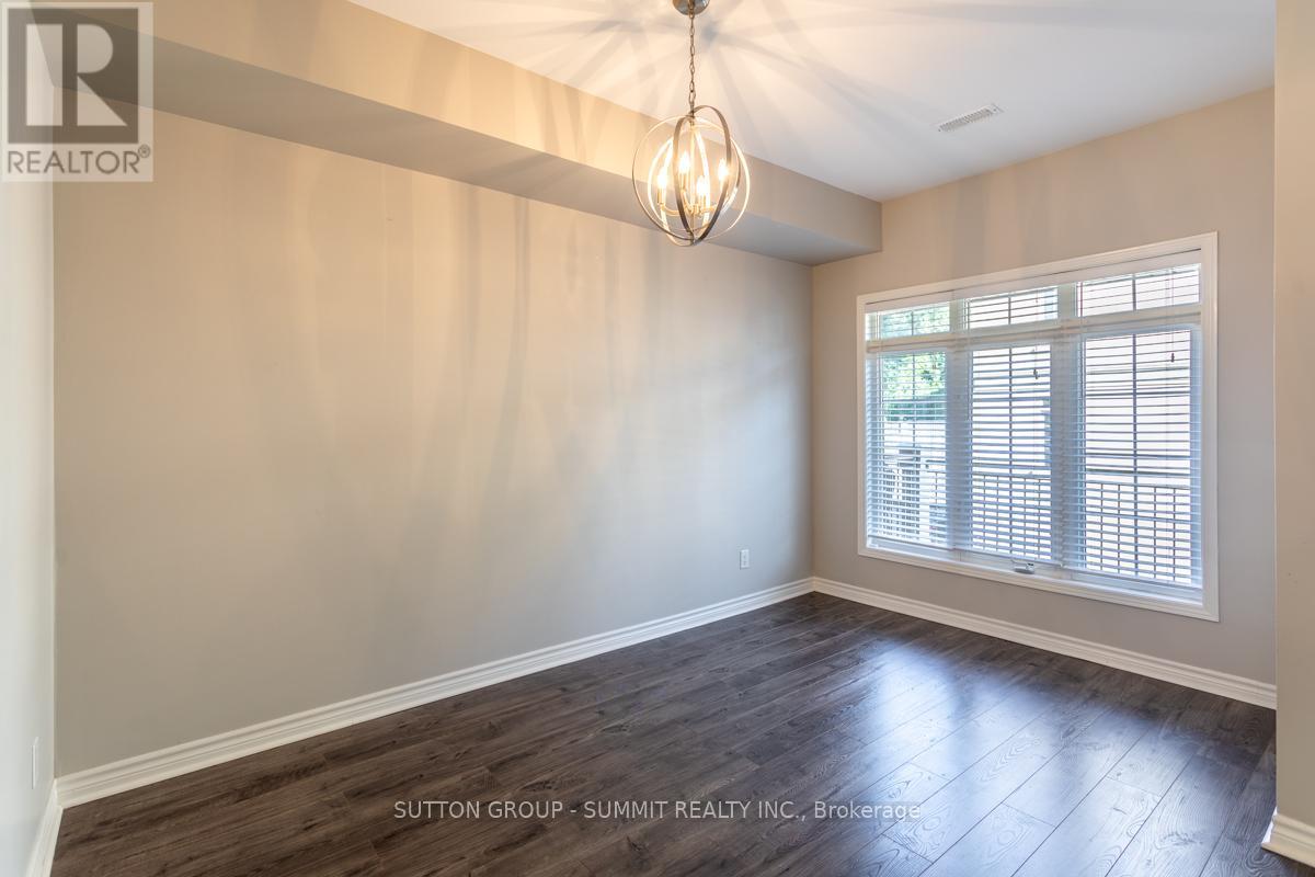 90 Lakeshore Road W, Oakville, Ontario  L6K 1E1 - Photo 11 - W12777012