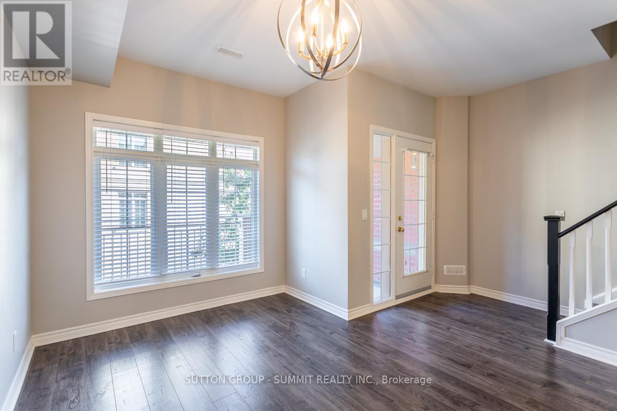 90 Lakeshore Road W, Oakville, Ontario  L6K 1E1 - Photo 12 - W12777012