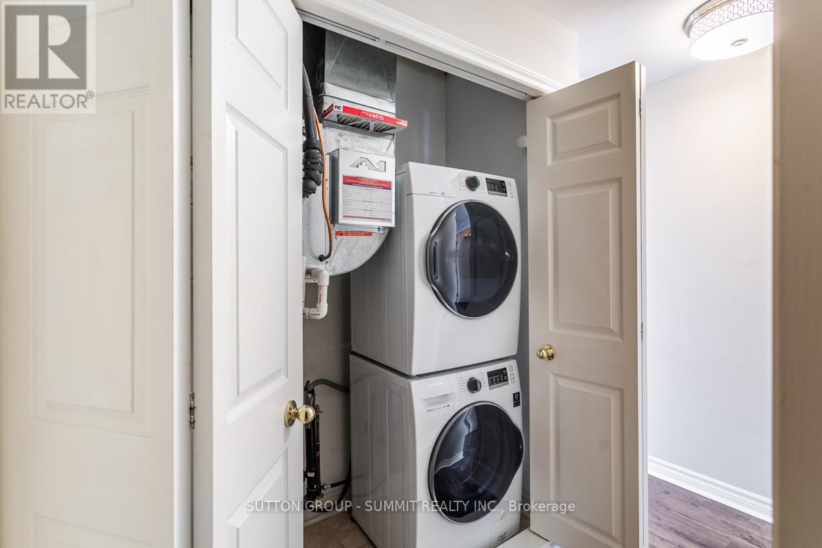 90 Lakeshore Road W, Oakville, Ontario  L6K 1E1 - Photo 15 - W12777012