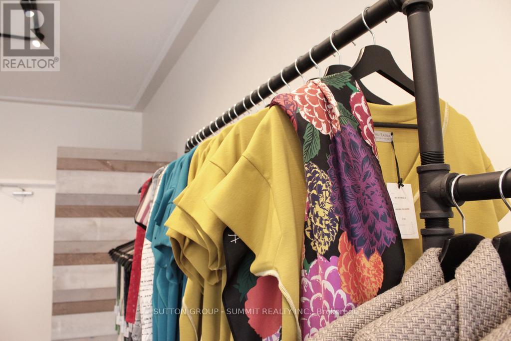 90 Lakeshore Road W, Oakville, Ontario  L6K 1E1 - Photo 33 - W12777012