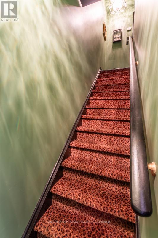 90 Lakeshore Road W, Oakville, Ontario  L6K 1E1 - Photo 34 - W12777012