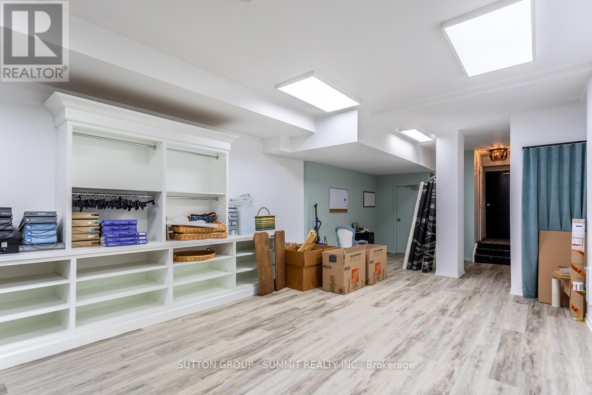 90 Lakeshore Road W, Oakville, Ontario  L6K 1E1 - Photo 37 - W12777012