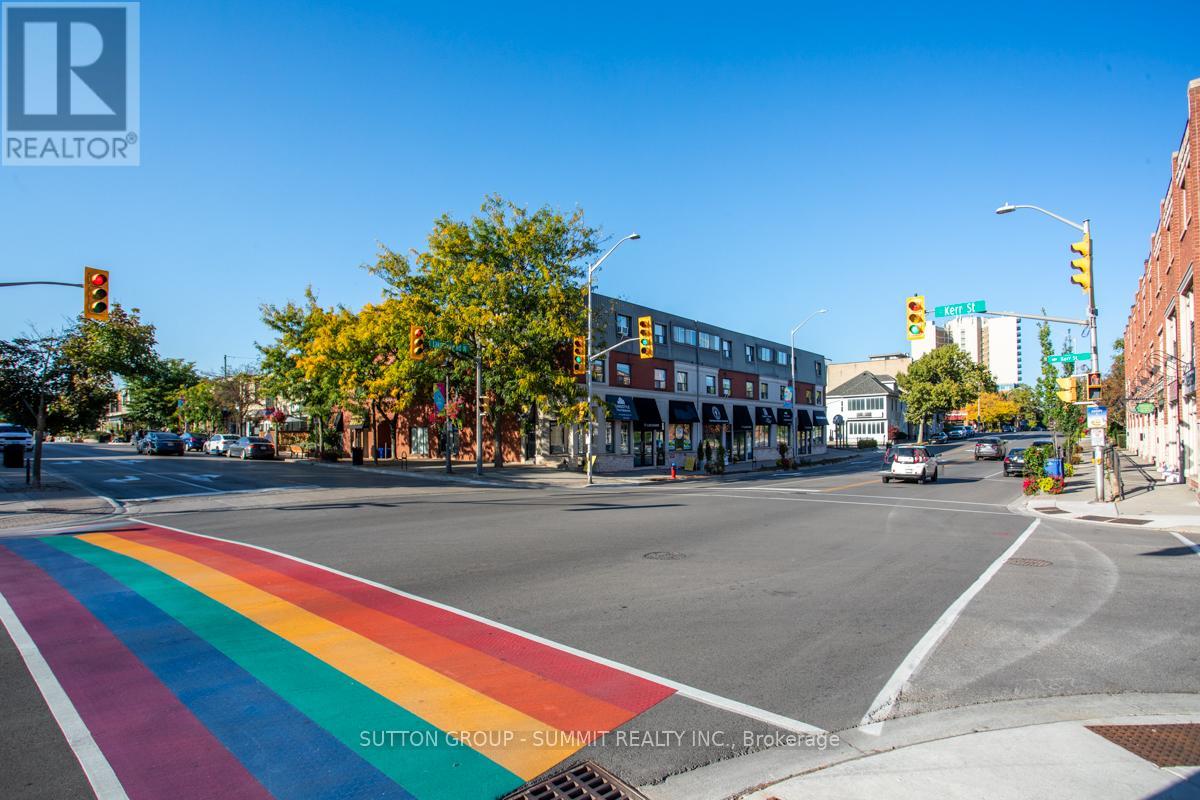 90 Lakeshore Road W, Oakville, Ontario  L6K 1E1 - Photo 38 - W12777012