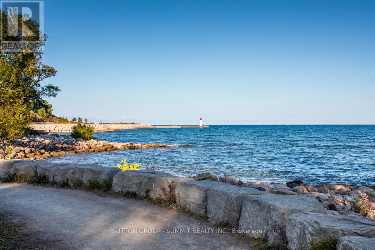 90 Lakeshore Road W, Oakville, Ontario  L6K 1E1 - Photo 41 - W12777012