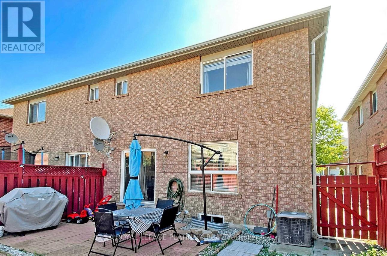 22 Rivermere Court, Brampton, Ontario  L7A 1R4 - Photo 29 - W12777062