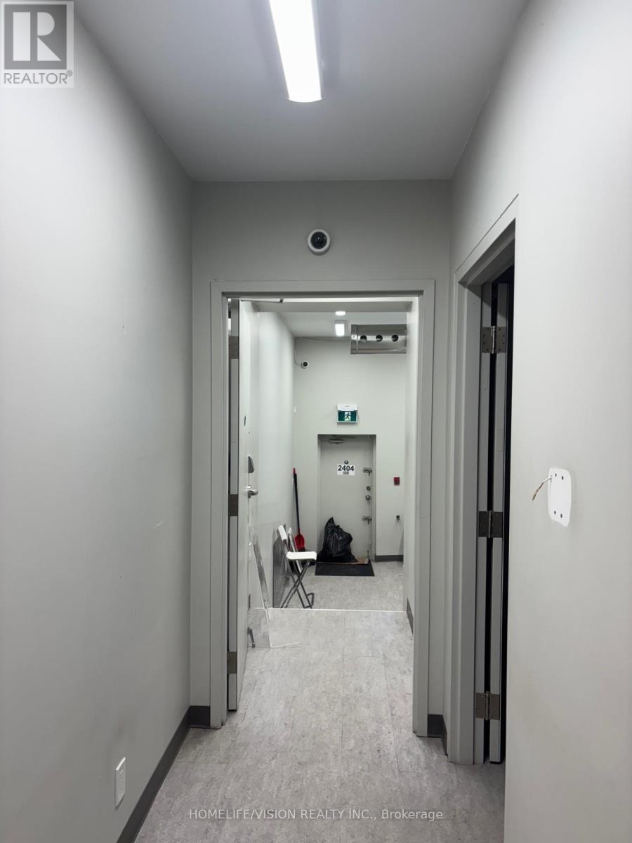 1285 Weston Road, Toronto, Ontario  M6M 4R2 - Photo 11 - W12777086