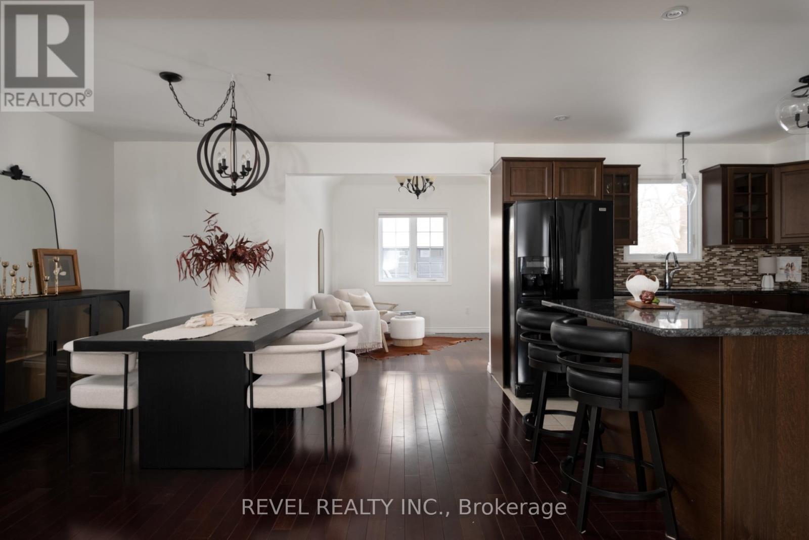 104 Charles Street, Halton Hills, Ontario  L7G 2M9 - Photo 14 - W12777184