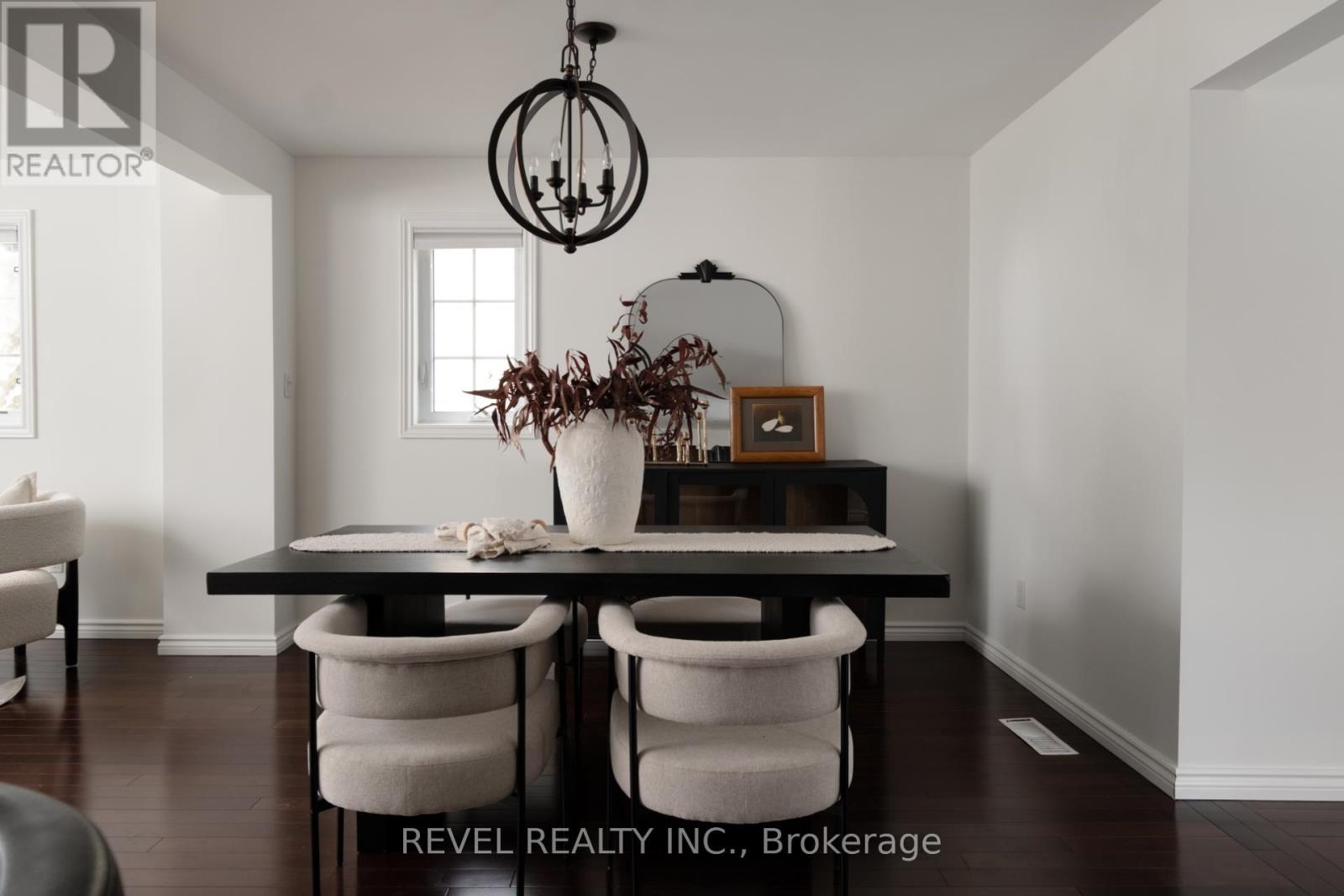 104 Charles Street, Halton Hills, Ontario  L7G 2M9 - Photo 15 - W12777184