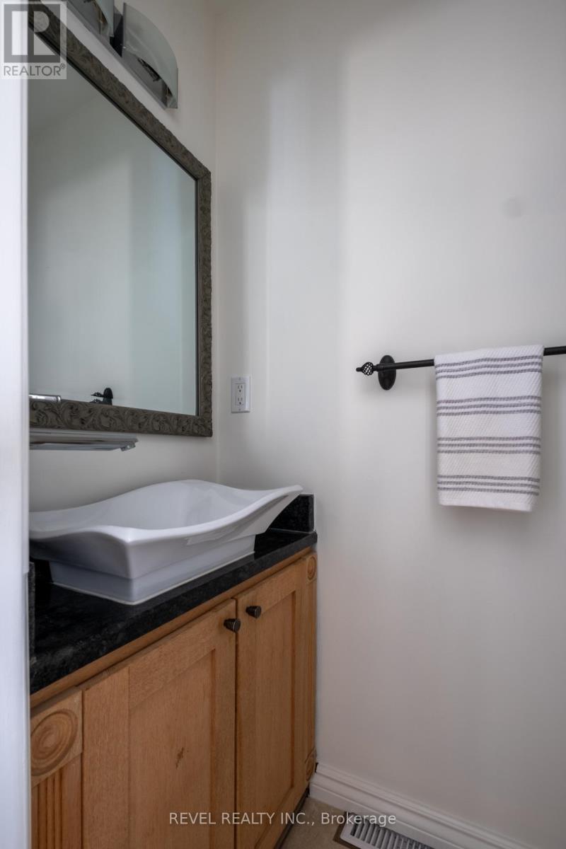 104 Charles Street, Halton Hills, Ontario  L7G 2M9 - Photo 32 - W12777184