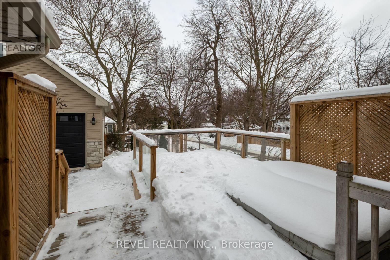 104 Charles Street, Halton Hills, Ontario  L7G 2M9 - Photo 34 - W12777184