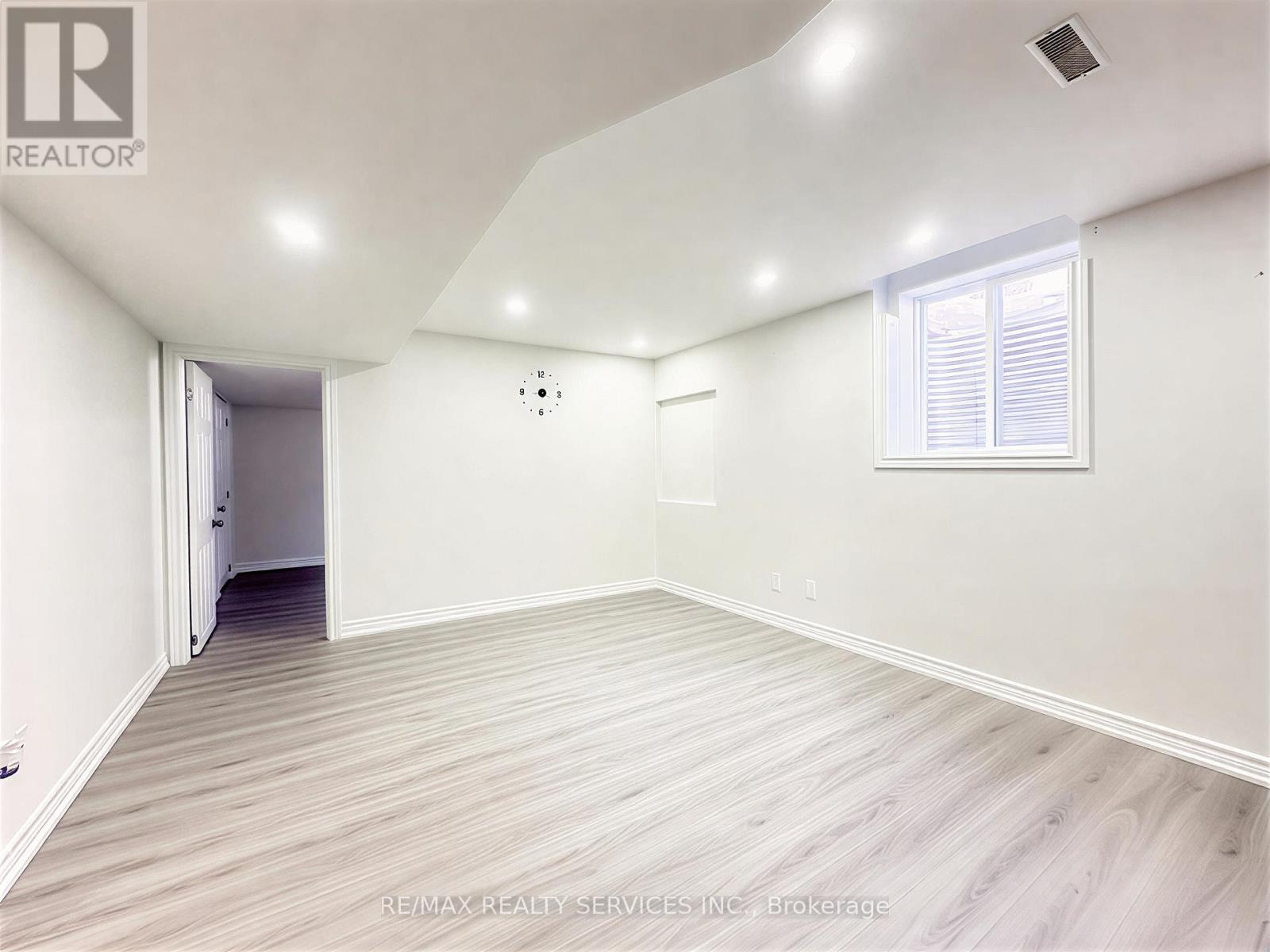 1584 Stevenson Street, Milton, Ontario  L9T 5Z4 - Photo 9 - W12777188