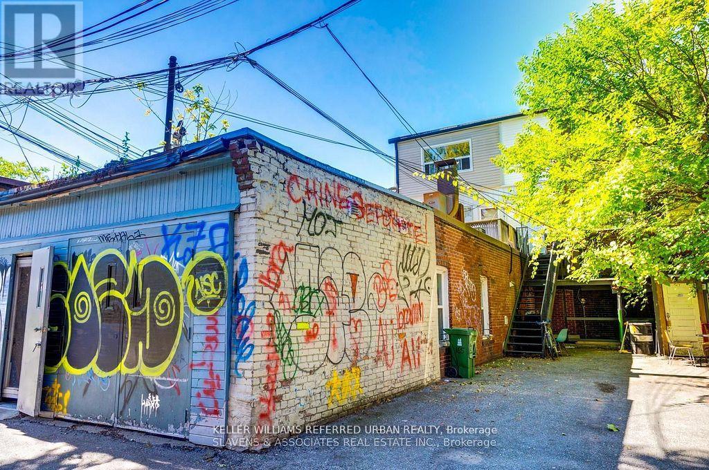 165 Roncesvalles Avenue, Toronto, Ontario  M6R 2L3 - Photo 15 - W12777200