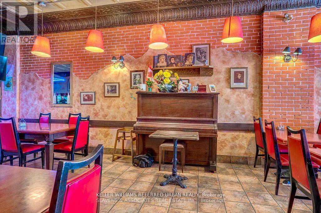 165 Roncesvalles Avenue, Toronto, Ontario  M6R 2L3 - Photo 8 - W12777200