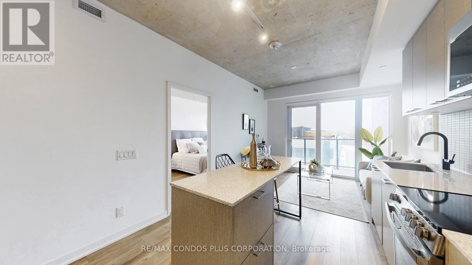 402 - 1808 St Clair Avenue W, Toronto, Ontario  M6N 0C1 - Photo 12 - W12777206