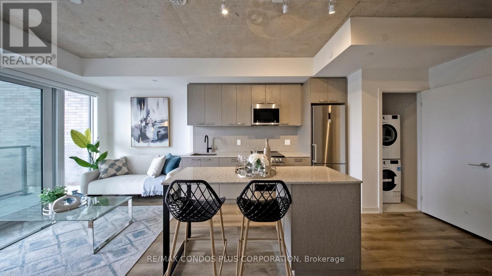 402 - 1808 St Clair Avenue W, Toronto, Ontario  M6N 0C1 - Photo 13 - W12777206