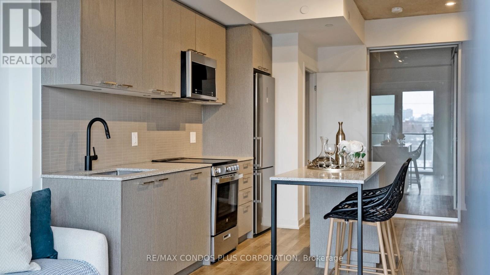 402 - 1808 St Clair Avenue W, Toronto, Ontario  M6N 0C1 - Photo 14 - W12777206