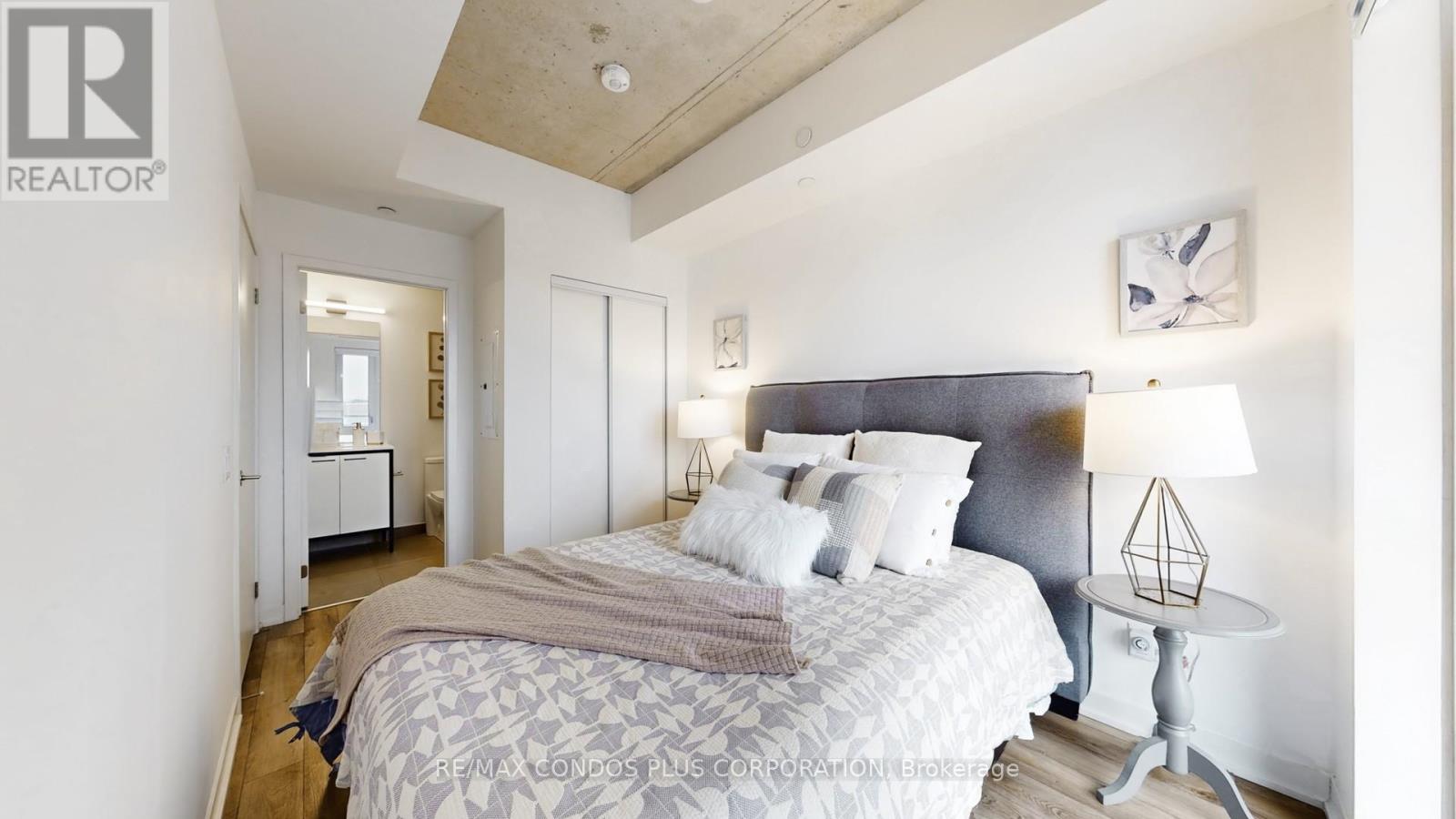 402 - 1808 St Clair Avenue W, Toronto, Ontario  M6N 0C1 - Photo 16 - W12777206