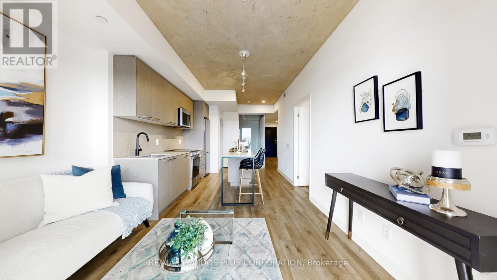 402 - 1808 St Clair Avenue W, Toronto, Ontario  M6N 0C1 - Photo 4 - W12777206