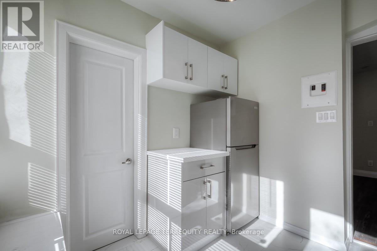4 - 135 Jane Street, Toronto (Runnymede-Bloor West Village), Ontario  M6S 3Y7 - Photo 12 - W12777212