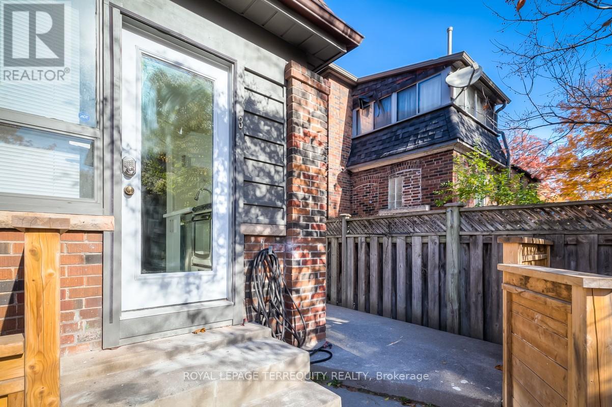 4 - 135 Jane Street, Toronto (Runnymede-Bloor West Village), Ontario  M6S 3Y7 - Photo 16 - W12777212