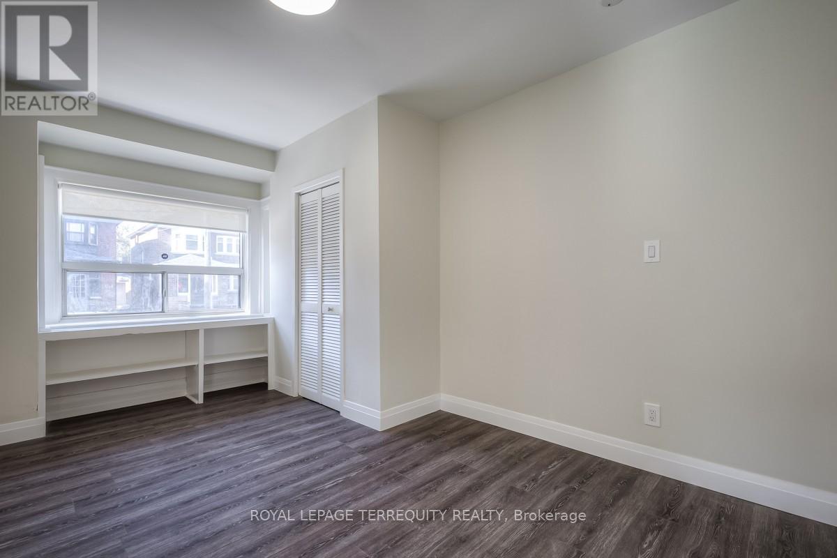 4 - 135 Jane Street, Toronto (Runnymede-Bloor West Village), Ontario  M6S 3Y7 - Photo 5 - W12777212