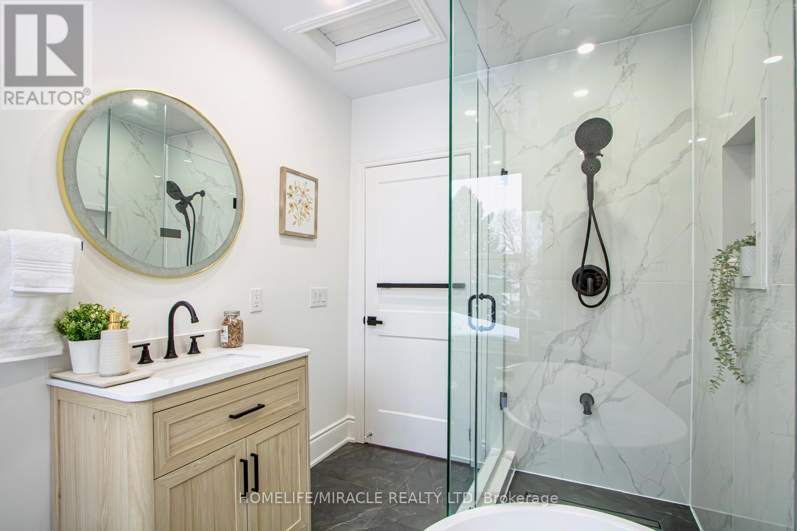 1223 York Street, London East (East L), Ontario  N5W 2V1 - Photo 18 - X12776998